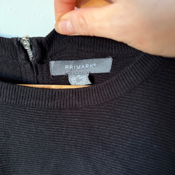 6 items more than 10 outfits - Picture 13 of 16